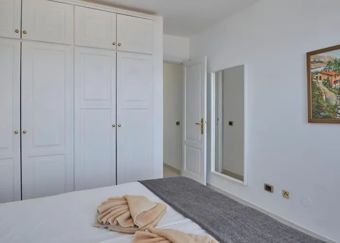 Duplex Ilic Sea Views,front Line,10 Min To Marina